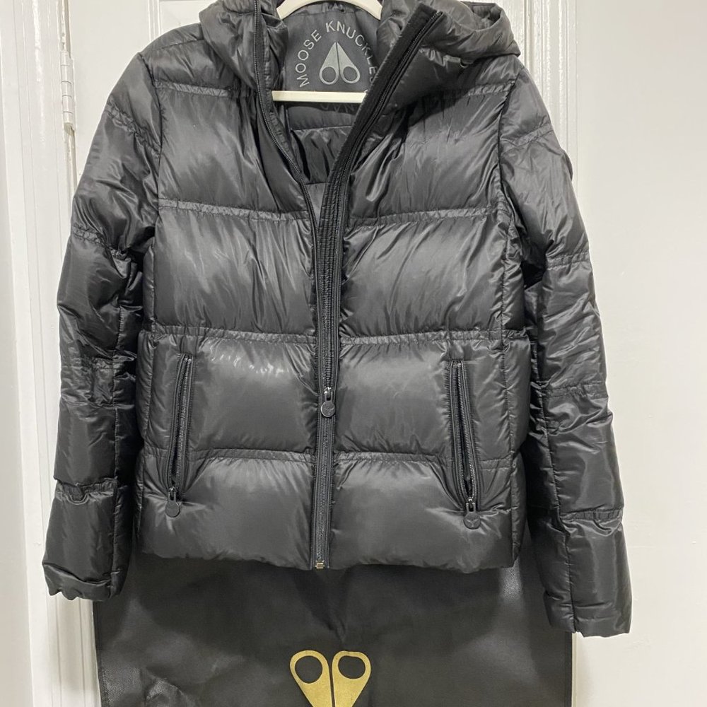 Moose Knuckles "Lighten Up" Winter Puffer Coat in Black Women's Size M